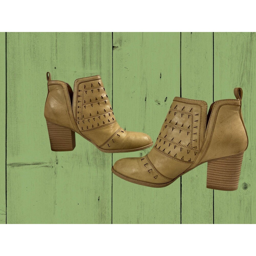 Eurosoft Sarita Tan Booties Faux Leather Upper Stacked Heel Women's Size 8.5M